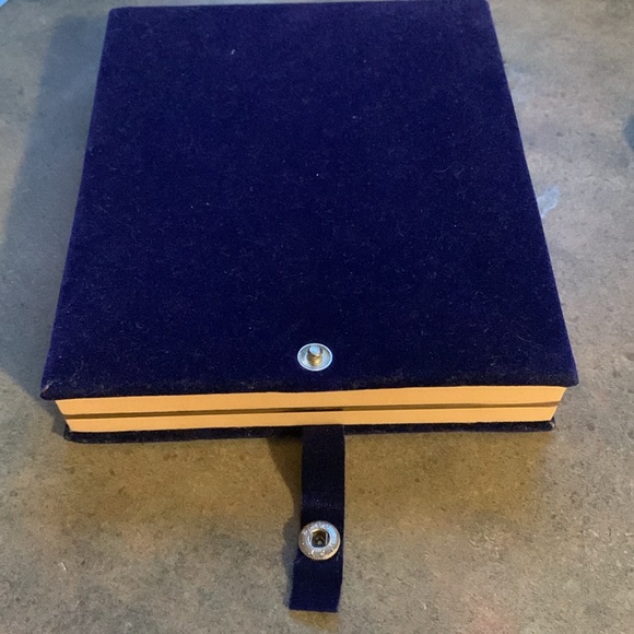 New River Pearl Set - Earrings And Necklace - Picture 3 of 3